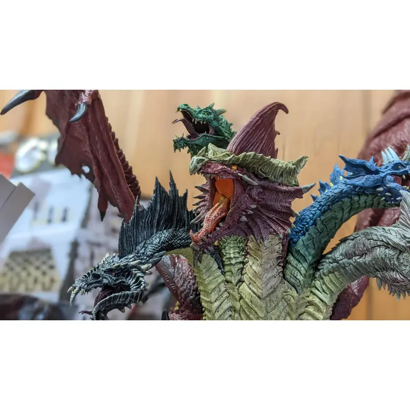 D&D Gargantuan Tiamat Icons of the Realms (Pre-Painted Mini)
