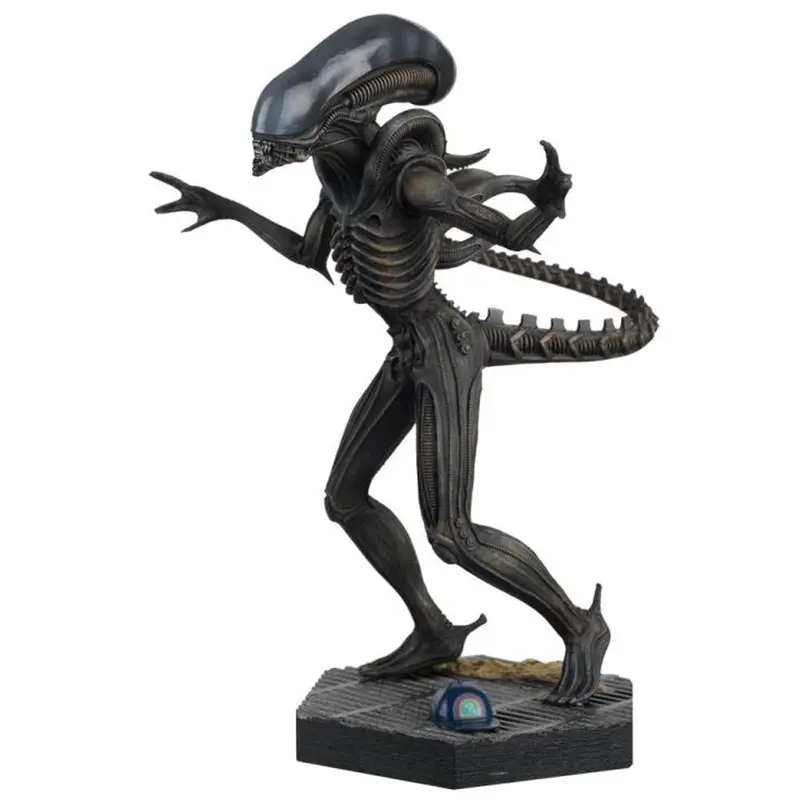 Alien and Predator Collection Xenomorph Drone Figure with Magazine